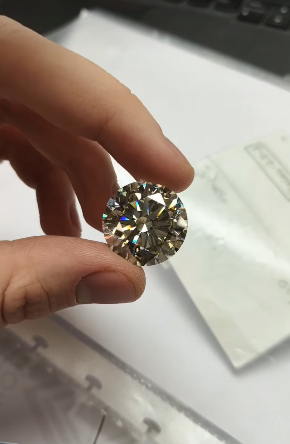 big round diamond by Danill Jewels